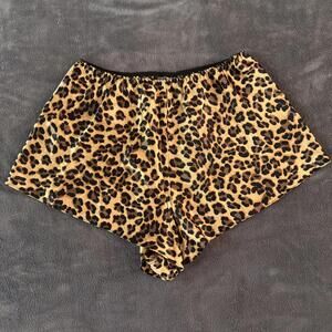 Valerie Stevens Leopard Print Elastic Waist Shorts Size Medium